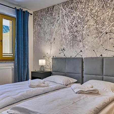 Pod Szrenica, Sun & Snow * שצ'קלארסקה פוראובה